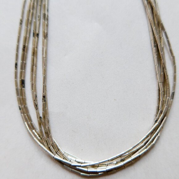 Silver multi-strand necklace with Gaspeite pendant - Picture 10 of 13